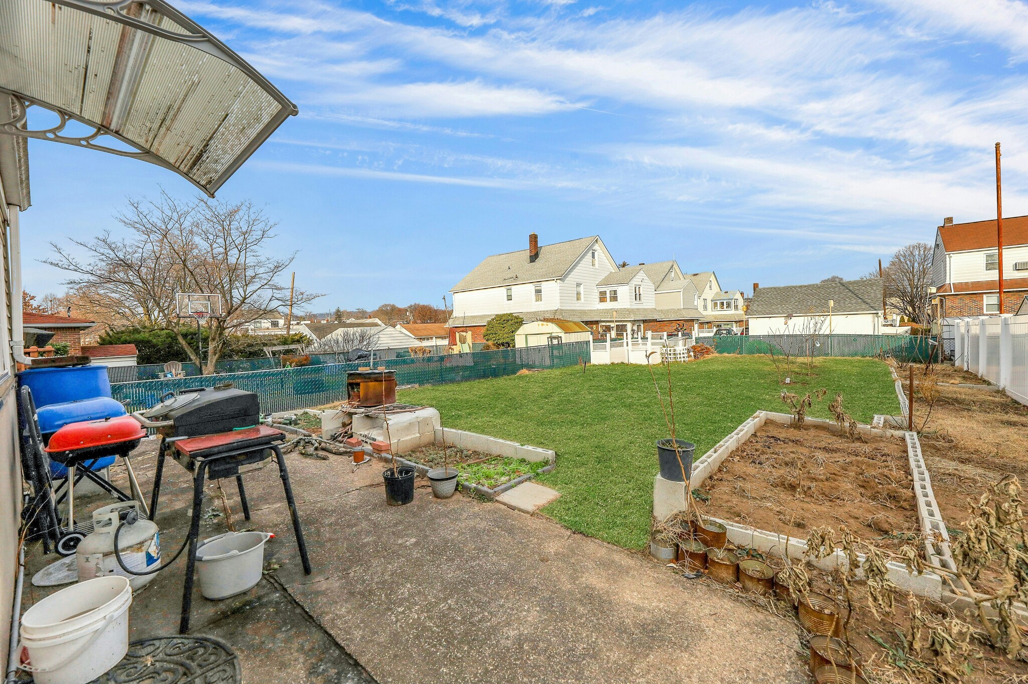 YARD - 188 Luddington Ave