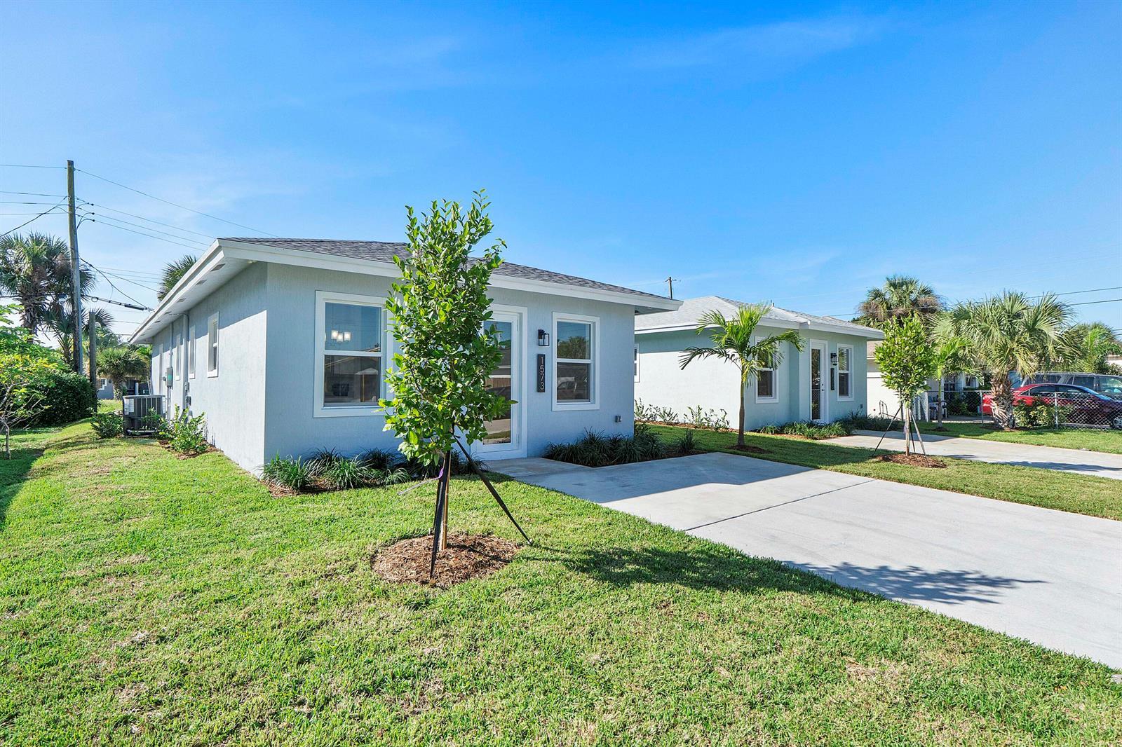 Building Photo - 1573 W 16th St