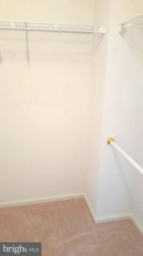 Building Photo - 43155 Huntsman Square