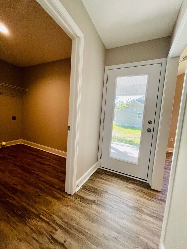 Building Photo - 1 year New 3bd / 2ba w/ high end finishes, right in the heart of Conway!!