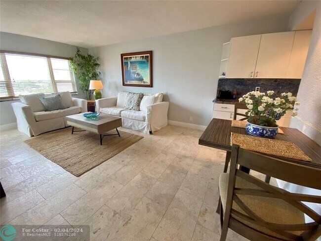 Building Photo - 6000 N Ocean Blvd