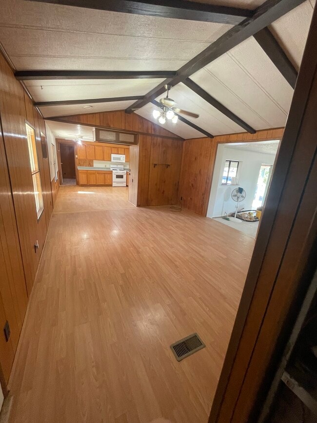 Building Photo - 488 Mountain Shadows Rd