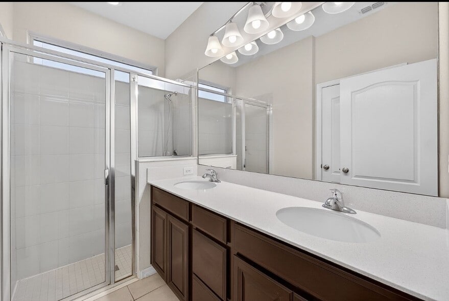 Building Photo - 3263 Olivera Way