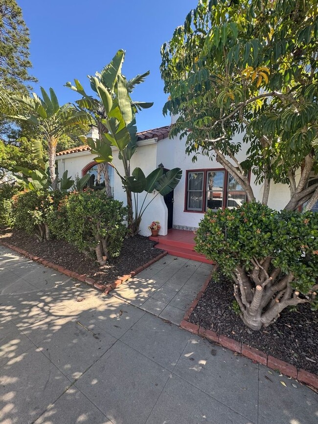 Building Photo - Spanish Style Architectural Gem in the Heart of Altadena - Available Early June