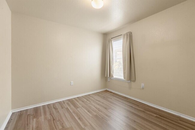 Building Photo - 7400 Cayenne Ln