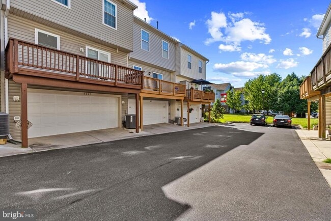 Building Photo - 6607 Rumfire Ct