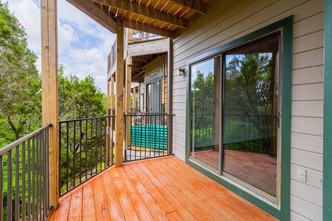 Building Photo - South Austin Gem: Cozy 2BR Home with Stunning Downtown Views, Minutes from Barton Creek Greenbelt!