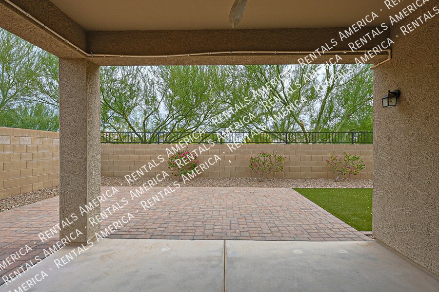 Building Photo - 13607 W Briles Rd