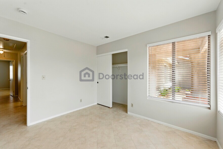 Building Photo - 609 Hoover Ct
