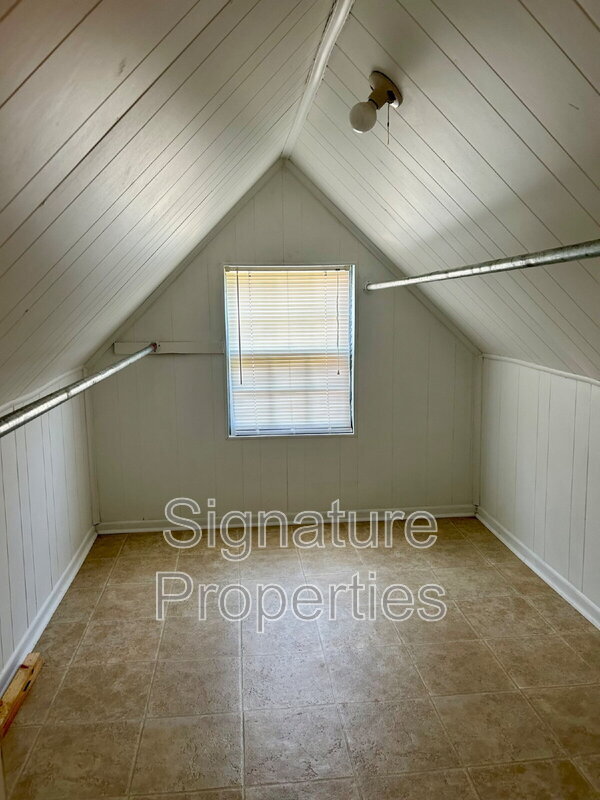 Building Photo - 1106 Cherokee Ct