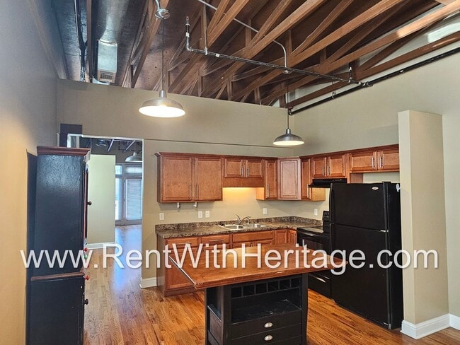 Building Photo - WOW!!!!.....AWESOME EFFIECENCY LOFT / UPGR...