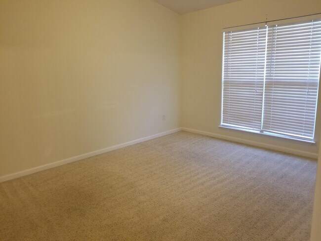 Building Photo - 316 Caldwell Cir