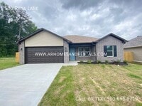 Building Photo - 500 Reba Ln