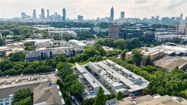 Building Photo - 400 Village Pkwy