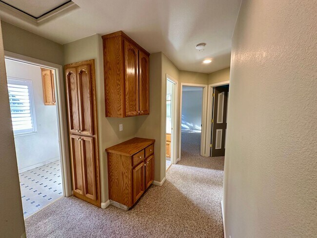 Building Photo - 2 Bedroom 2 bathroom House in Morgan Ranch