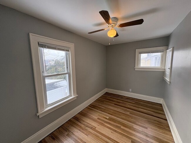 Building Photo - 10118 Russell Ave