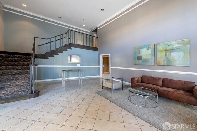 Building Photo - 2075 Sutter St