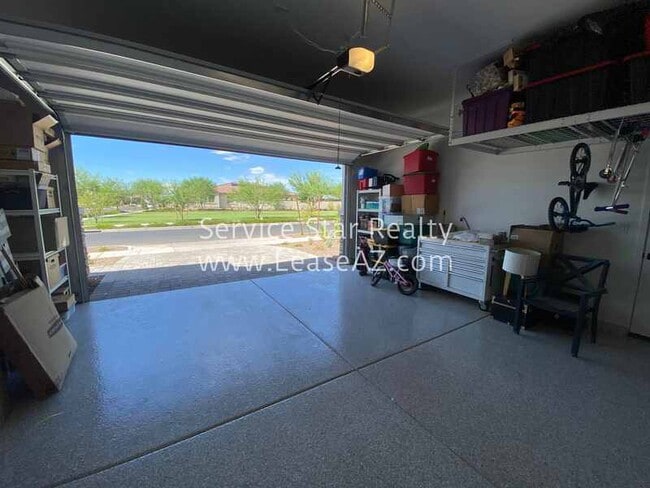 Building Photo - 9607 E Solina Ave