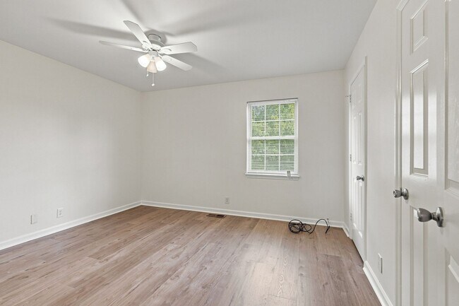 Building Photo - 4113 Hunting Dr