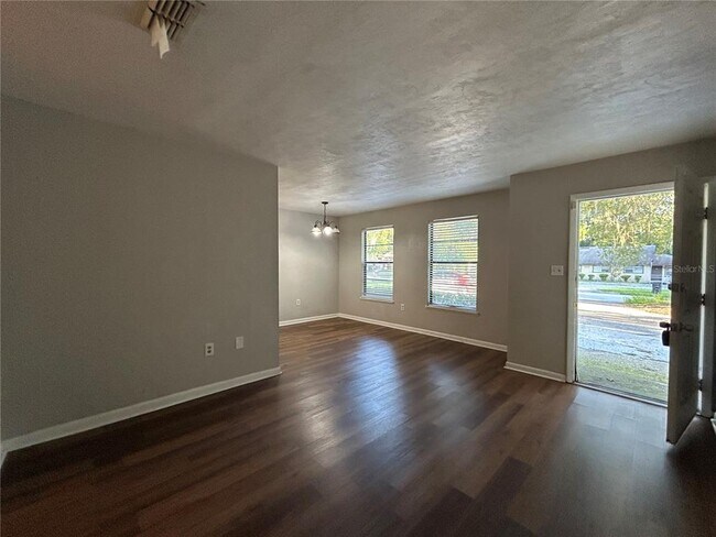 Building Photo - 7401 SW 42nd Pl