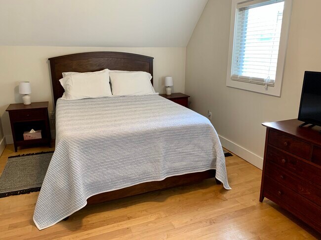 Building Photo - 220 Veranda St