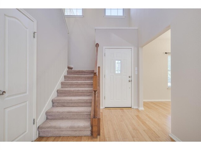 Building Photo - 5709 Pecanwood Ln