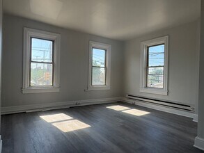 Building Photo - 879 N Prince St