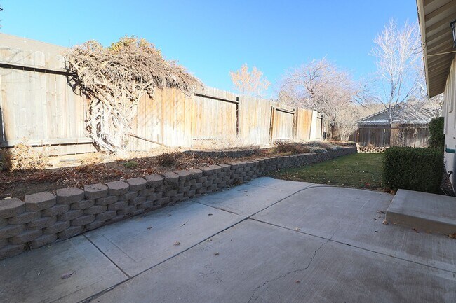 Building Photo - 8701 White Fir St