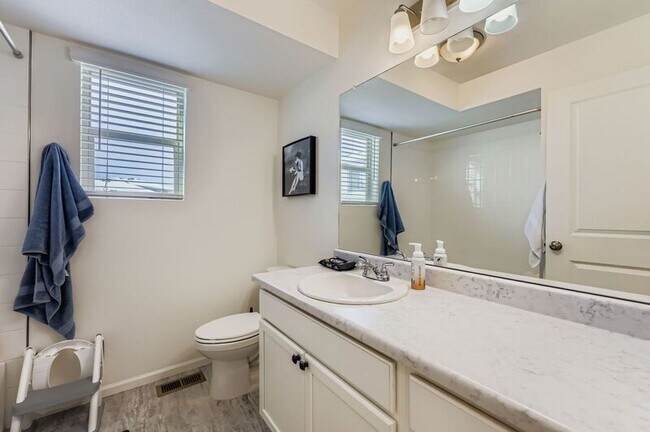 Building Photo - 9335 Arklow Wy