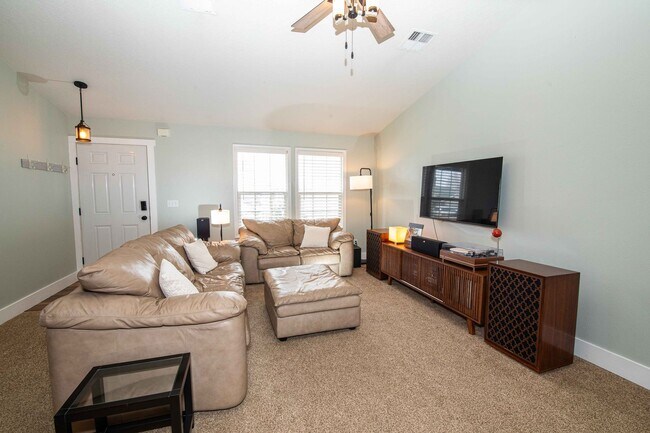 Building Photo - Beautiful Boise Home