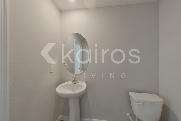 Building Photo - 8624 SW 44th Ct