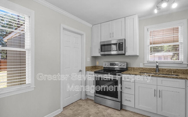 Building Photo - 2114 E 62nd St