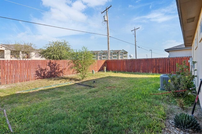 Building Photo - 1013 Tesoro Run