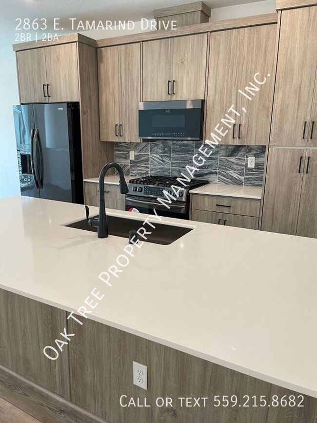 Building Photo - 2863 E Tamarind Dr
