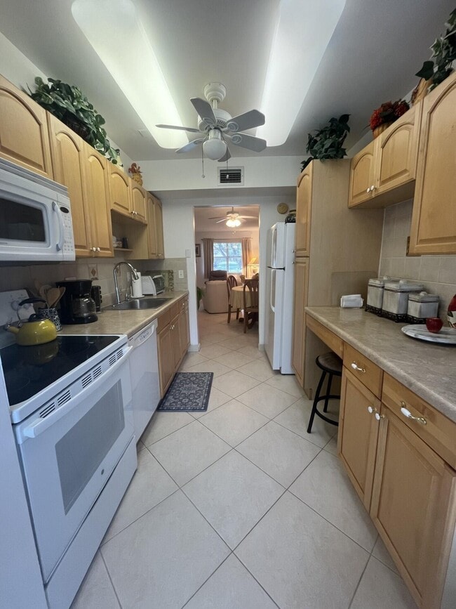 Building Photo - 21 Abbey Ln