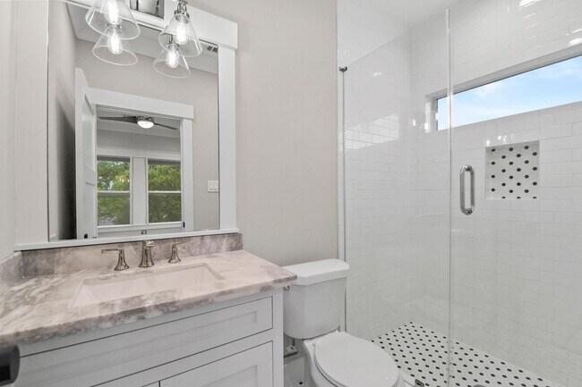 Building Photo - Luxury 3-Bed Home with Solar Panels, Tesla...