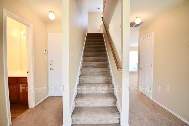 Building Photo - 10527 Cub Haven