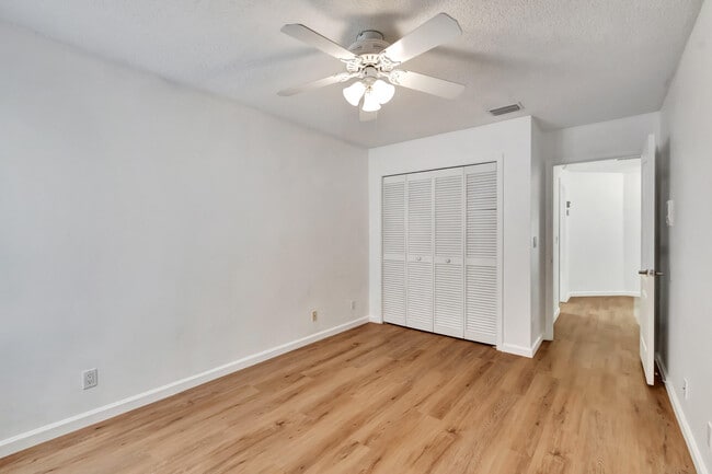 Building Photo - 8895 Sonoma Lake Blvd