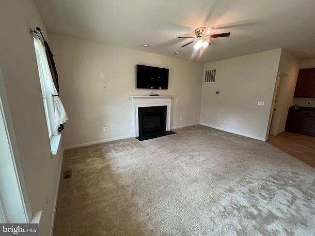 Building Photo - 47 Summerfield Ln