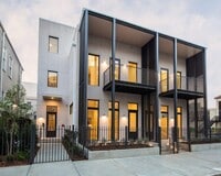 Building Photo - 1530 Felicity