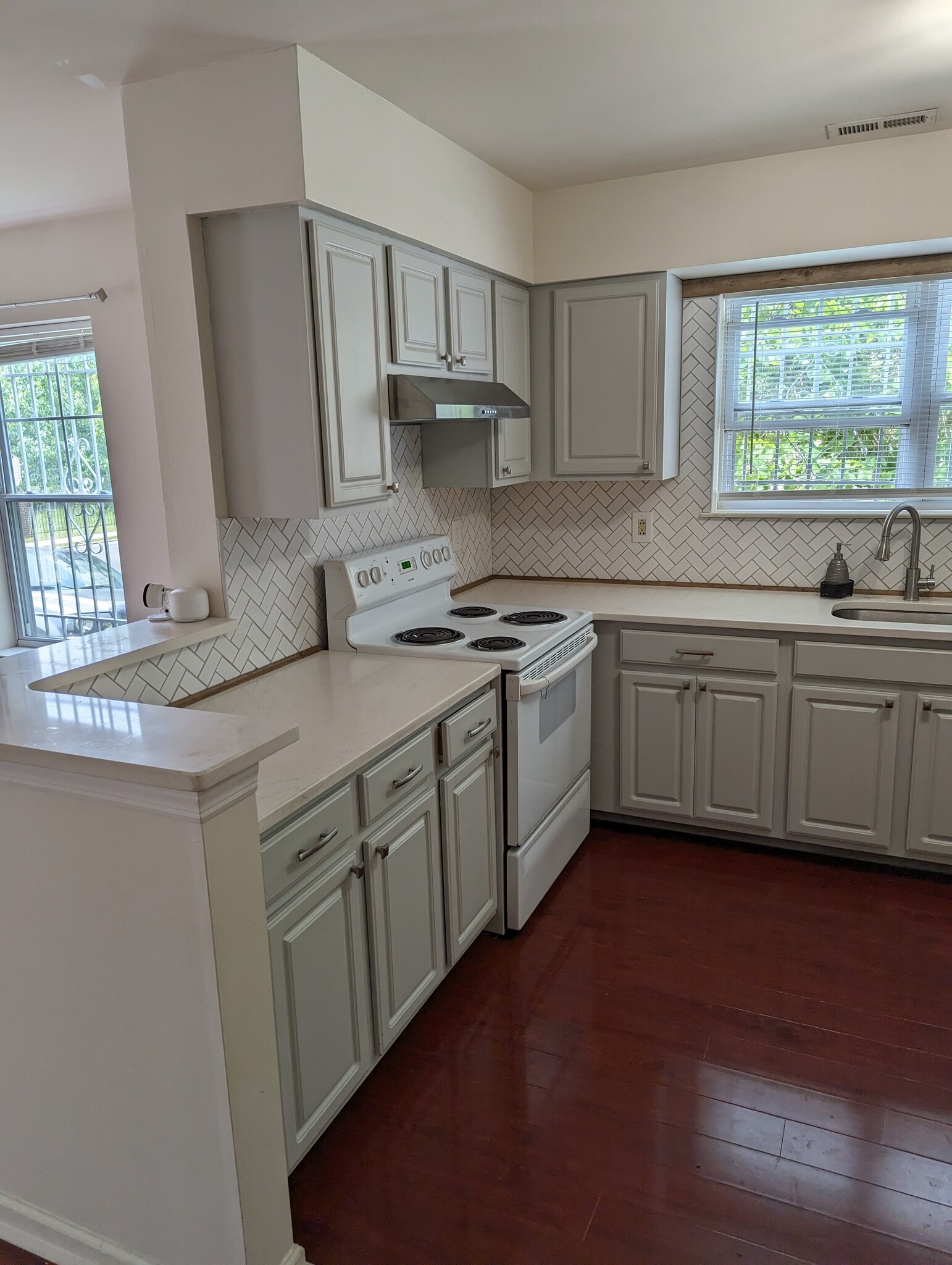 Kitchen 2 - 631 N 44th St