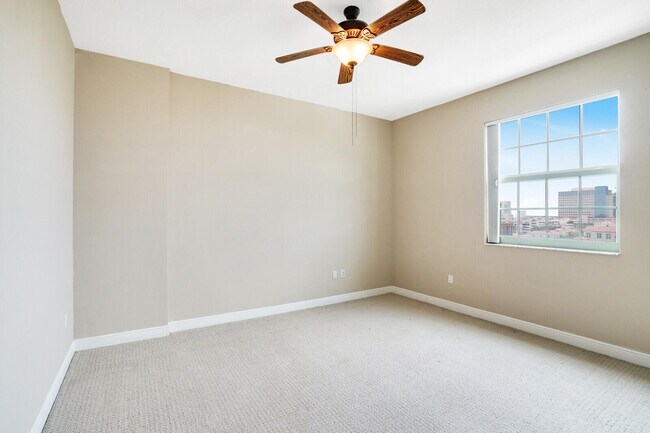 Building Photo - 610 Clematis St