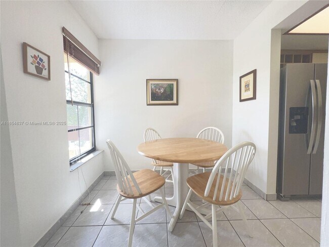 Building Photo - 9255 SW 125th Ave
