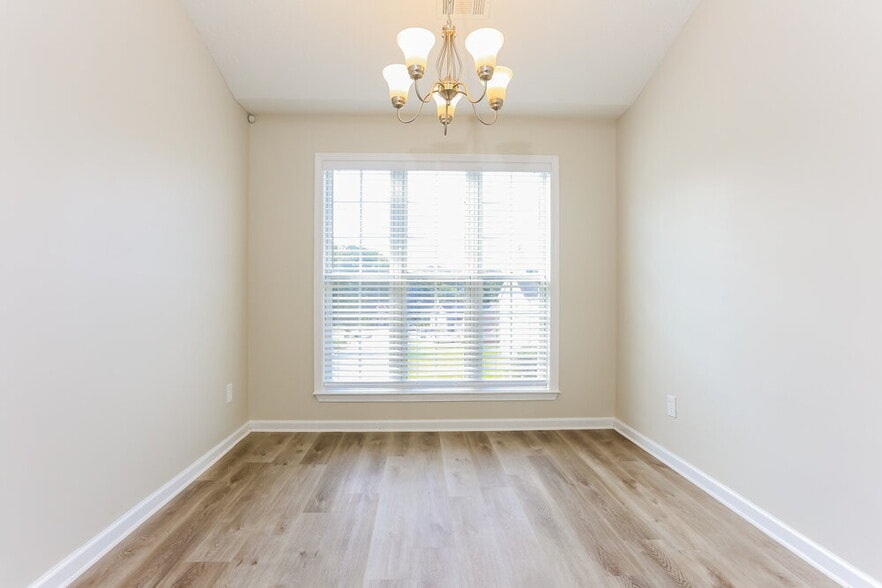 Building Photo - 2376 Carousel Park Dr