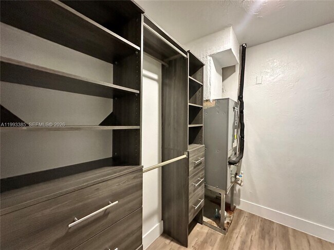 Building Photo - 3315 SW 15th Ave