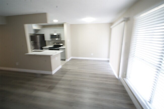 Building Photo - 8581 Sands Point Dr