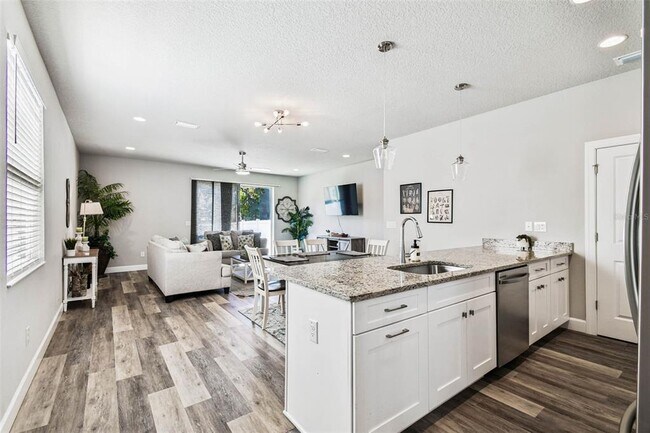 Building Photo - 3902 W Everett Ave