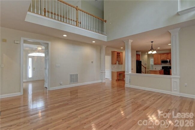 Building Photo - 10496 Gunnison Ln