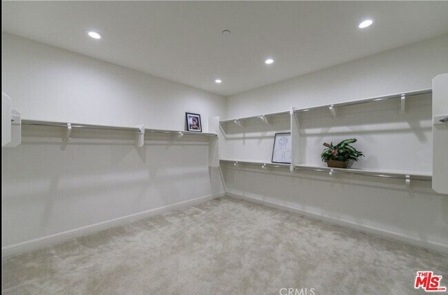 Building Photo - 20231 Bentley Way