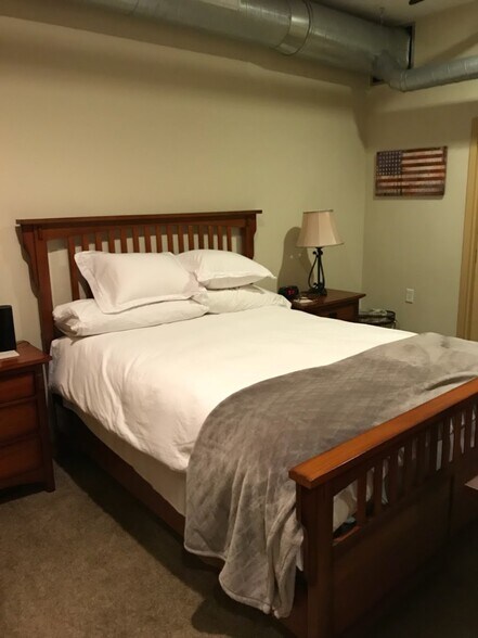 Building Photo - 709 Penn Ave